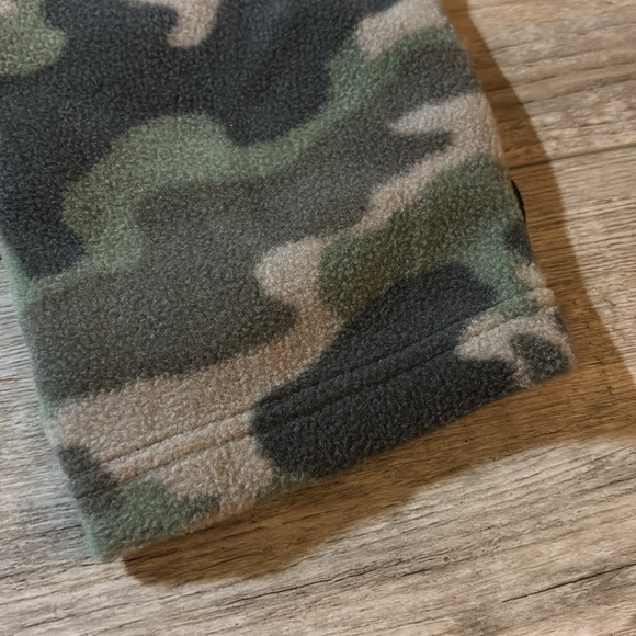 Columbia Camo Fleece With Black Trim Size Large - Picture 5 of 8